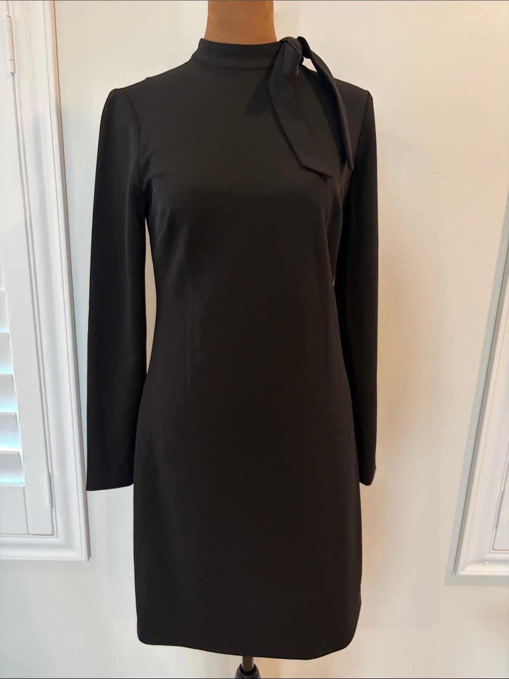 Calvin Klein Black Long-Sleeve Tie-Neck Shift Dress